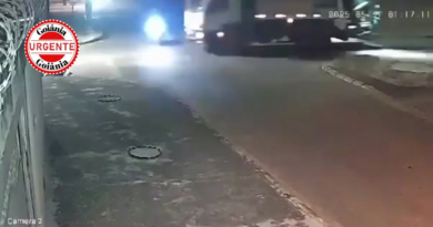 Caminhão de Coleta Avança Sinal de Pare e Deixa Motociclista Ferido em Aparecida de Goiânia