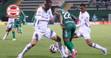 Goiás vira no apagar das luzes, vence a Chapecoense e reafirma liderança da Série B com sangue frio e profundidade tática