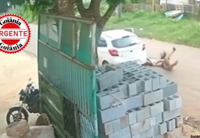 Motorista por aplicativo é investigado após arrastar jovem e destruir encomenda de doces, em Goiânia