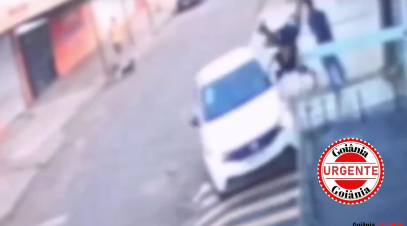 Adolescente é atropelado de forma intencional após discussão registrada por câmeras em Trindade