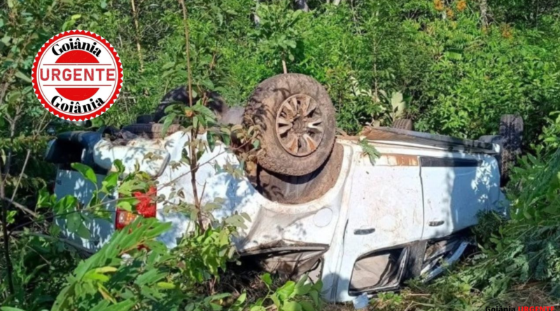 Capotamento na GO-507 deixa um morto e 17 feridos em Rio Quente e expõe risco do transporte irregular de passageiros