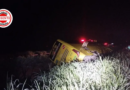 Ônibus sai da pista e capota na GO-080, em Petrolina de Goiás