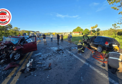 Colisão frontal na BR-020 deixa duas mortes e expõe riscos em trecho entre Goiás e Bahia