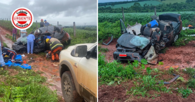 Estouros de pneu provoca colisão entre caminhão e carro na GO-154, próximo a Itaguari