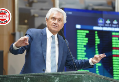 Caiado encaminha à Assembleia projeto com reajuste para professores e revisão salarial de servidores do Executivo