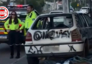 Carro irregular com “teto solar” improvisado e histórico de infrações é apreendido após denúncias em Senador Canedo