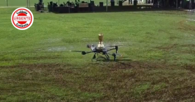 Troféu do Campeonato Goiano cai durante operação com drone na final entre Goiás e Atlético-GO na Serrinha
