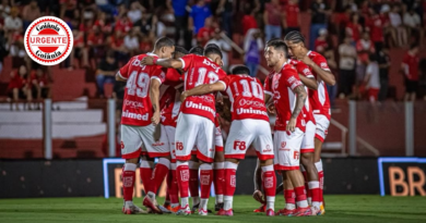 Eliminação nos pênaltis aprofunda crise do Vila Nova, que demite Umberto Louzer após queda na Copa do Brasil