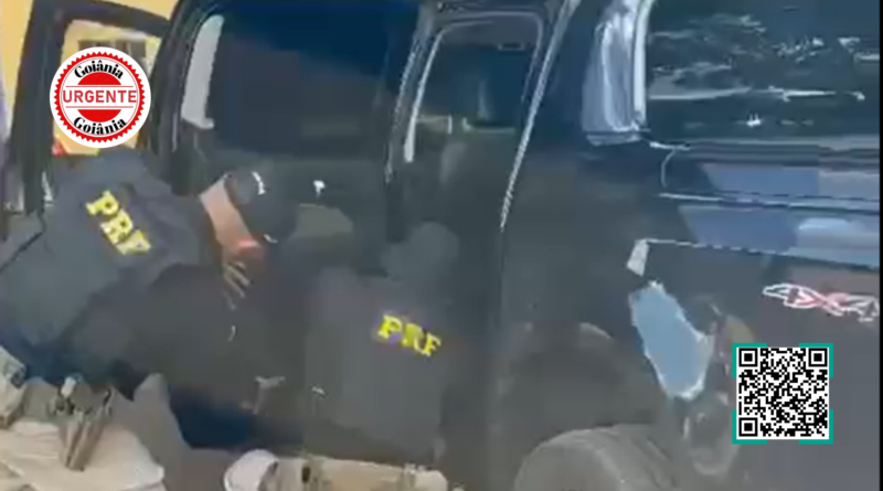 Cocaína é encontrada escondida em porta de caminhonete e motorista é preso na BR-153