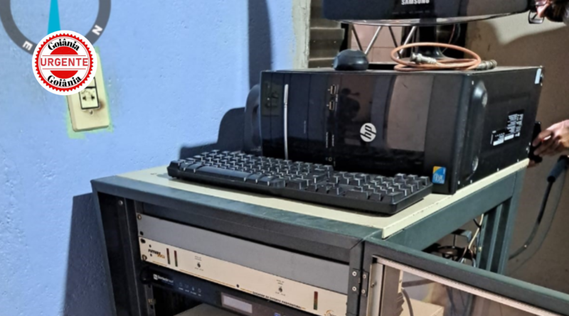 PF fecha rádio clandestina em Pirenópolis e prende operador em flagrante durante operação com a Anatel