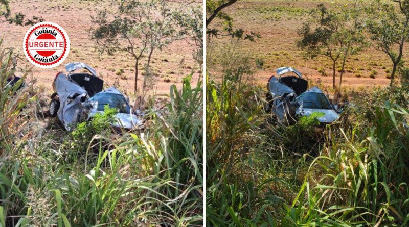 Tragédia na GO-487: dois jovens morrem após carro sair da pista e bater em árvore em Edéia
