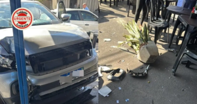 Carro invade restaurante após nova batida e comerciantes cobram sinalização em cruzamento no Setor Bueno
