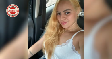 Ex-companheiro invade casa, esfaqueia jovem na frente dos filhos e é preso por tentativa de feminicídio, em Goiás