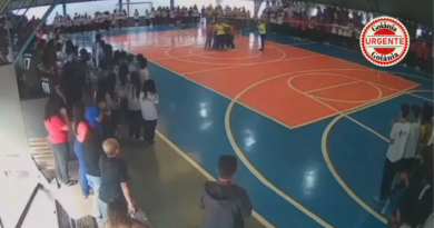 Mais de 500 alunos emocionam professora com oração antes de cirurgia delicada, em Goiânia