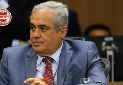 TCE aprova contas de 2025 de Caiado e aponta déficit bilionário sem risco imediato às finanças de Goiás