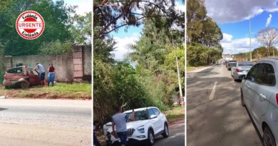 Carro capota após colisão na GO-070, em Goiânia