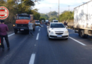 Motociclista morre em grave acidente envolvendo carro e caminhão na BR-153, em Aparecida de Goiânia