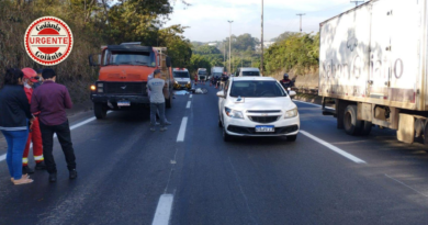 Motociclista morre em grave acidente envolvendo carro e caminhão na BR-153, em Aparecida de Goiânia