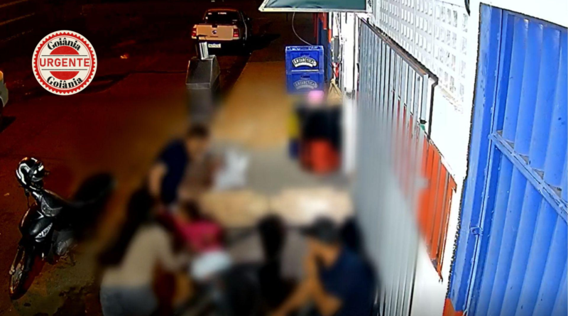 Homem tenta arrancar criança dos pais em bar de Jataí e caso é investigado pela Polícia Civil