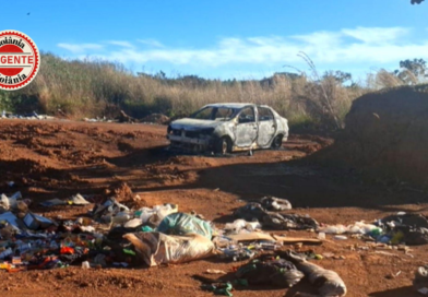 Corpo carbonizado é encontrado dentro de carro incendiado na zona rural de Santo Antônio do Descoberto