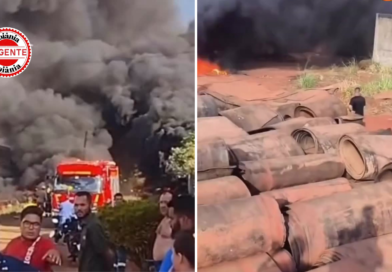 Incêndio de grandes proporções atinge fábrica no Setor Fonte das Águas, em Goiânia