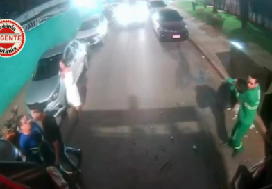Motorista agride coletores de lixo durante coleta no Setor Bueno, em Goiânia
