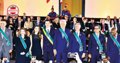 Daniel Vilela entrega Ordem do Mérito Anhanguera a 220 homenageados na cidade de Goiás