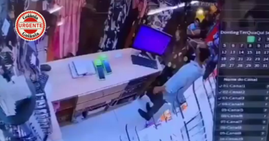 Câmeras flagram homem furtando dinheiro do caixa de loja no Setor Pedro Ludovico, em Goiânia
