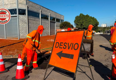 Recapeamento avança e amplia recuperação de ruas, em Aparecida de Goiânia