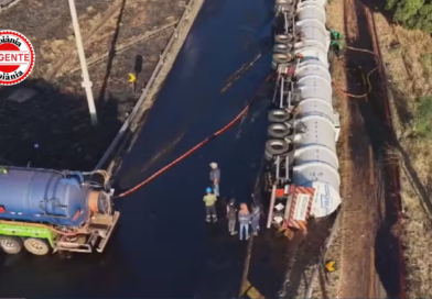 Carreta com biodiesel tomba, contamina Rio Meia Ponte e transportadora recebe multa de R$ 2 milhões