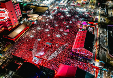 Aparecida é Show termina com 50 mil pessoas e retorno de Zezé Di Camargo