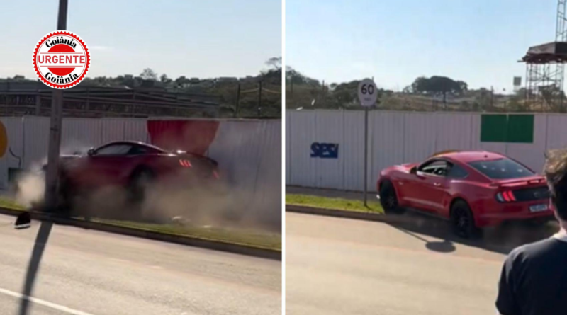 Mustang bate contra poste e estrutura após sair da pista, em avenida de Goiânia