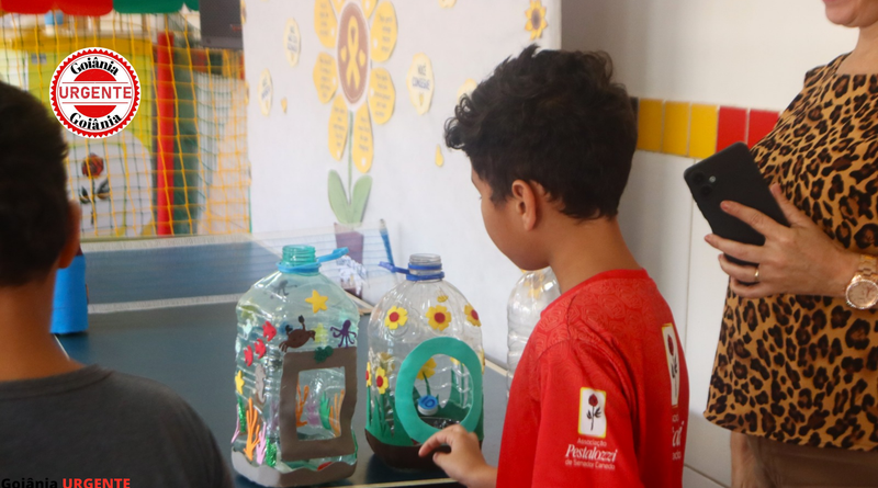 AMMA leva educação ambiental e reciclagem à Associação Pestalozzi de Senador Canedo