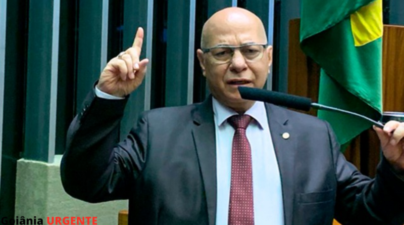 Professor Alcides responde a Felipe Cecílio e nega acusações durante disputa no PSDB